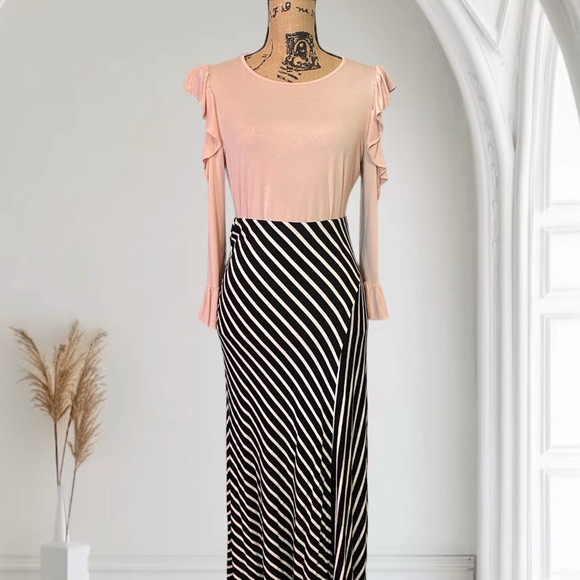 Striped Maxi skirt - Picture 2 of 6